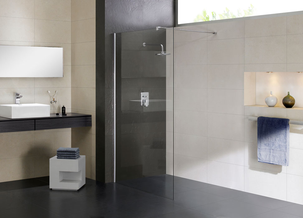 frida-walk-in-zuhanyfal-vis-2