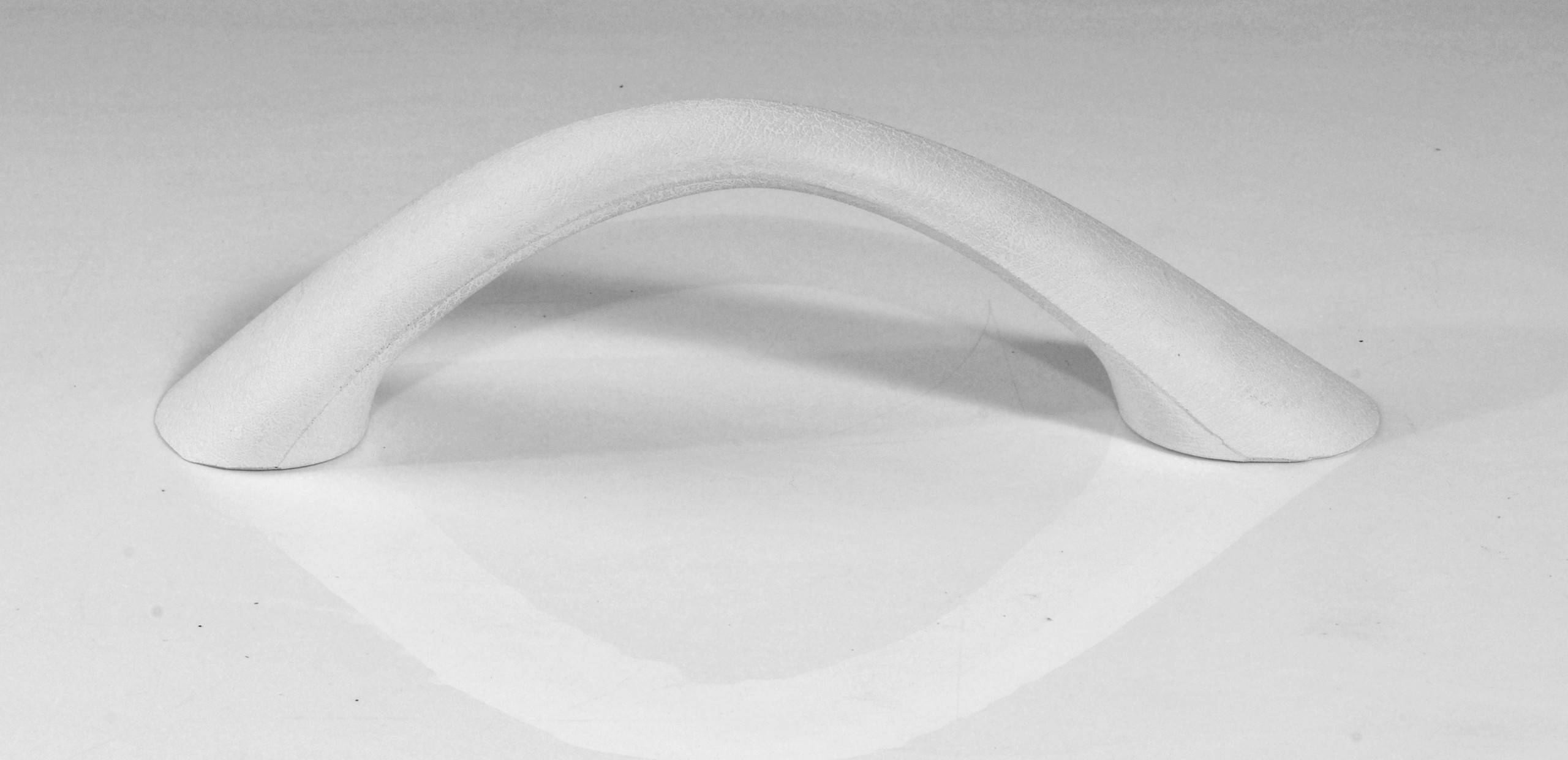 zara_white-kapaszkodo-scaled
